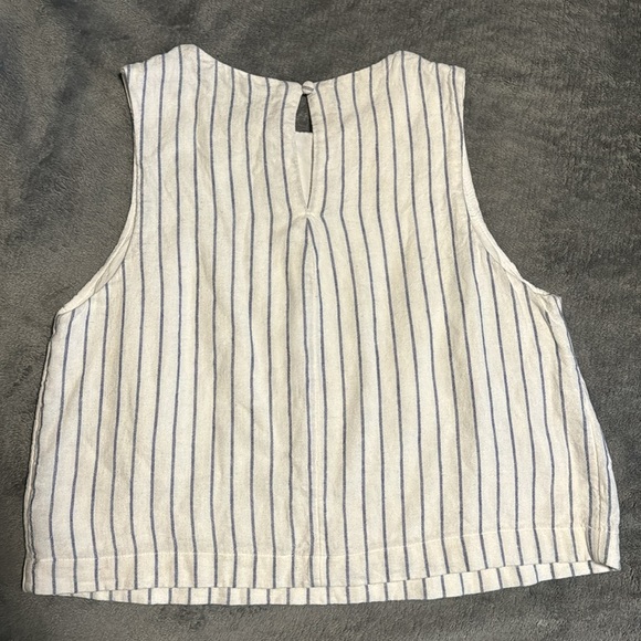 Gorgeous white linen blend shell tank top with denim blue vertical stripes. - Picture 4 of 5